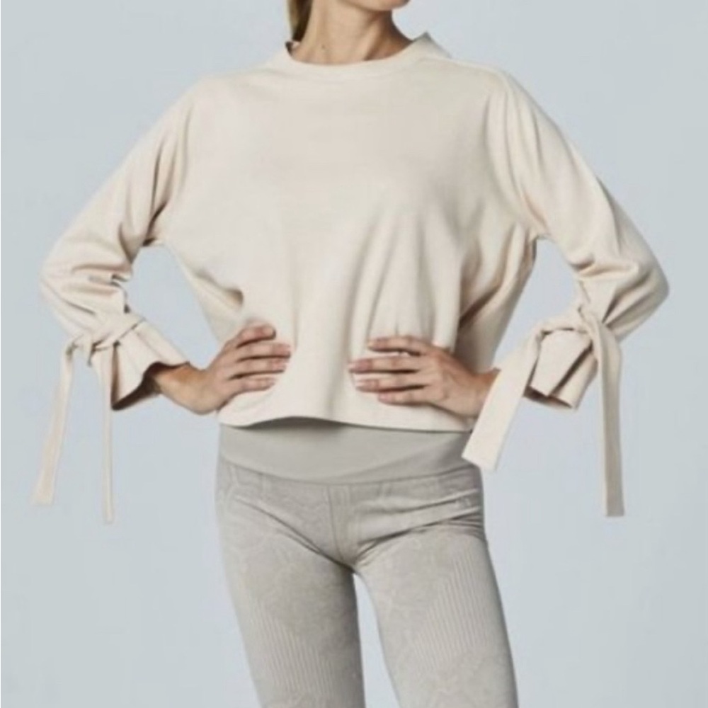 Varley Outfit: pink sweatshirt size XS and lilac leggings size S